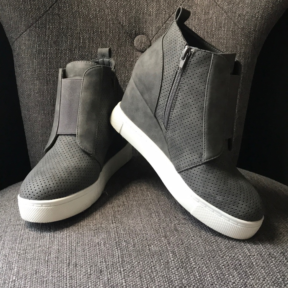Wedge sneakers